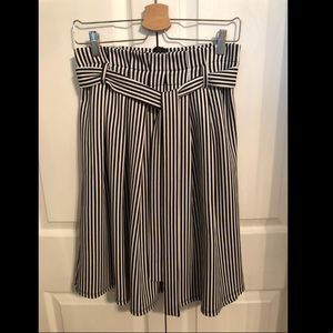 HAUTE MONDE black and white stripped skirt